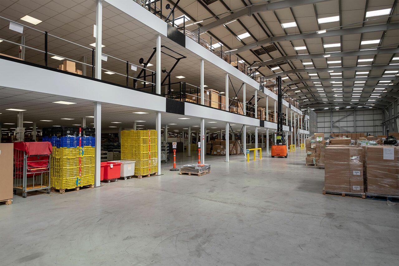 2 tier mezzanine floor - Bleckmann - Warehouse.