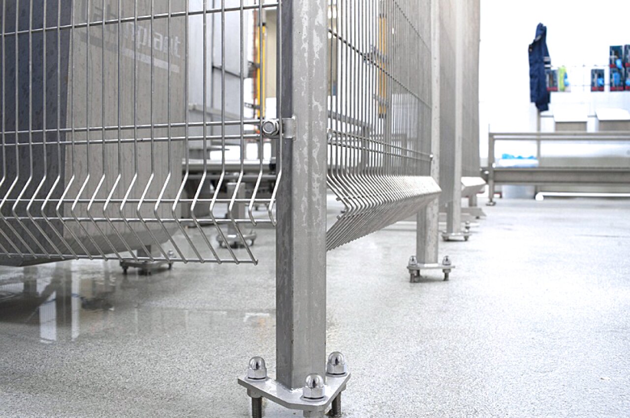 Hygienic Stainless Steel Mesh Partitioning.