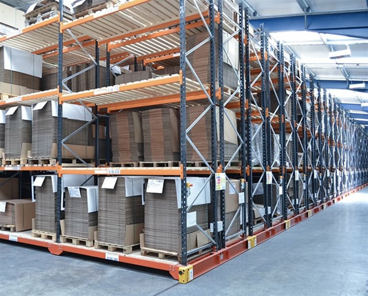 Mobile Pallet Racking - Warehouse.