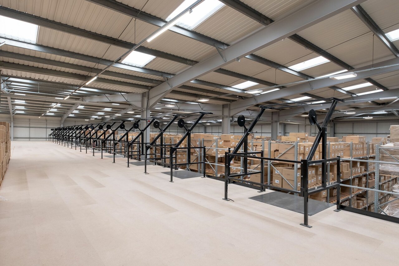 2 tier mezzanine floor - Bleckmann - Floor pallet gates.