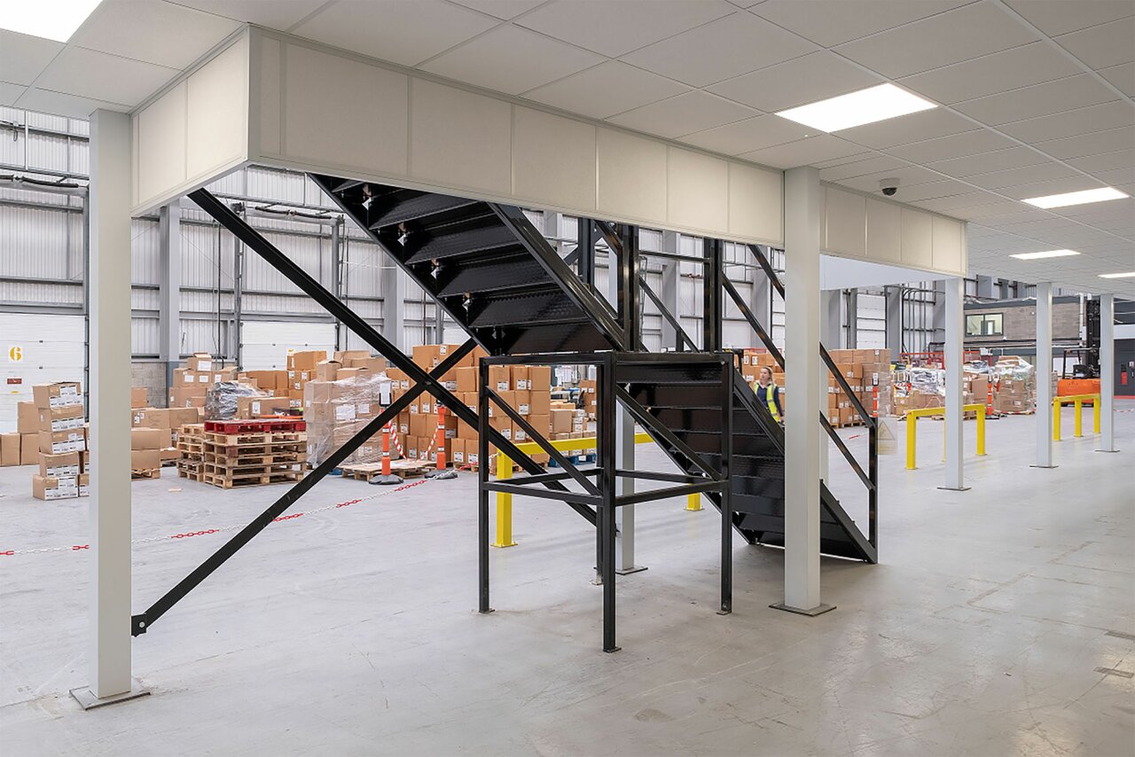 2 tier mezzanine floor - Bleckmann - Staircase smoke shield.