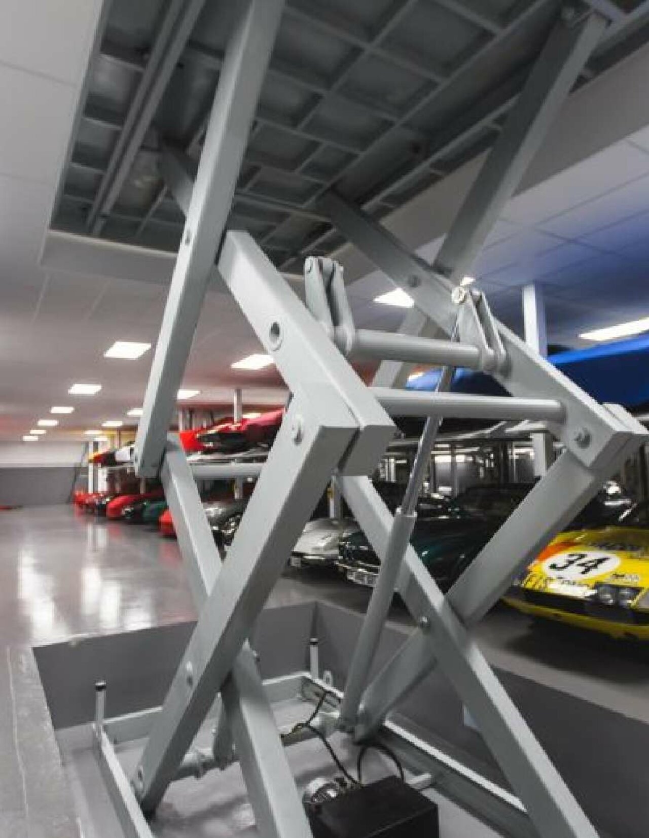 DK Engineering - Automotive mezzanine flooring - Automotive lift close up 2.