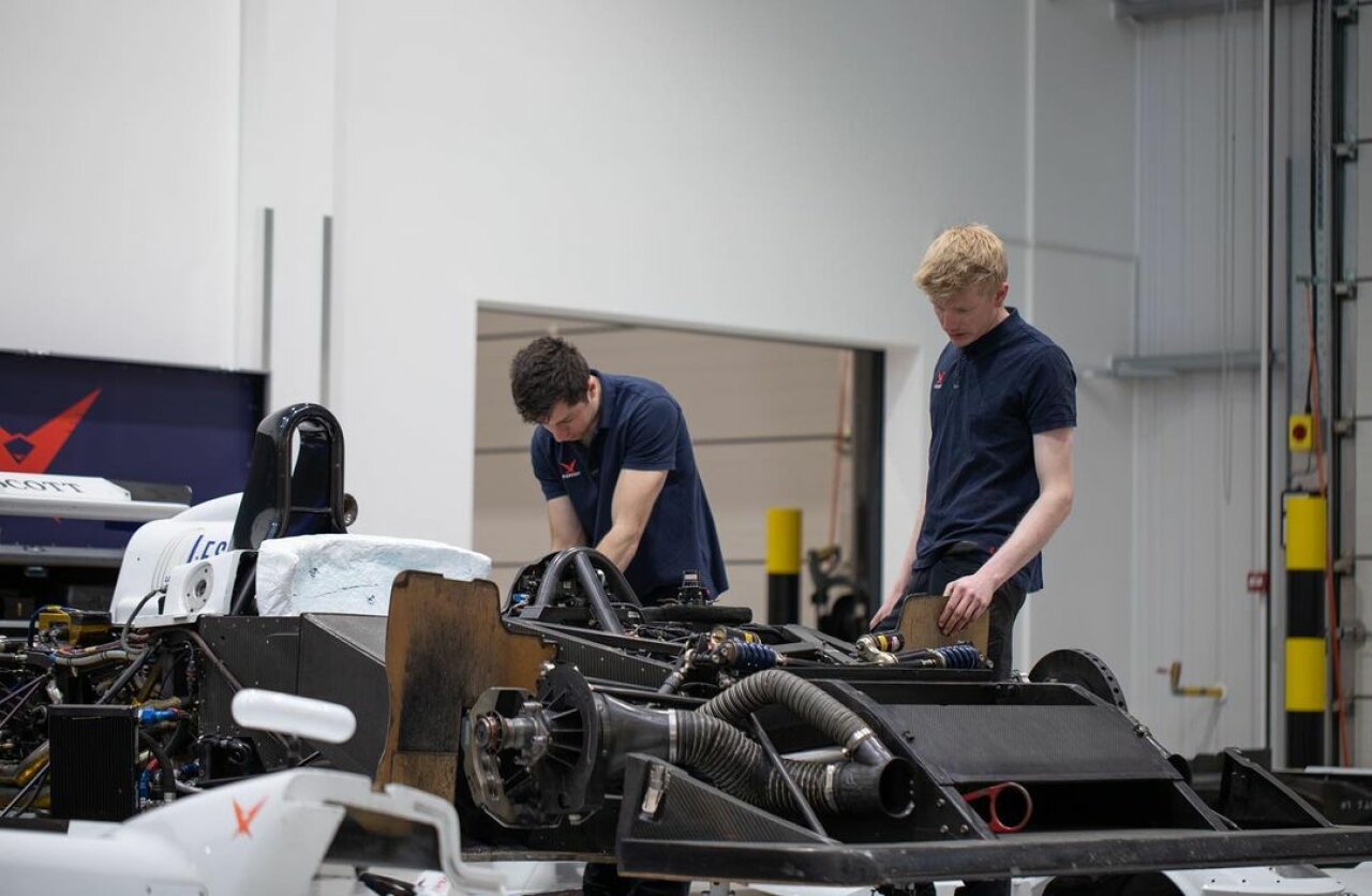 Car storage mezzanine floor - pursuit racing - garage.