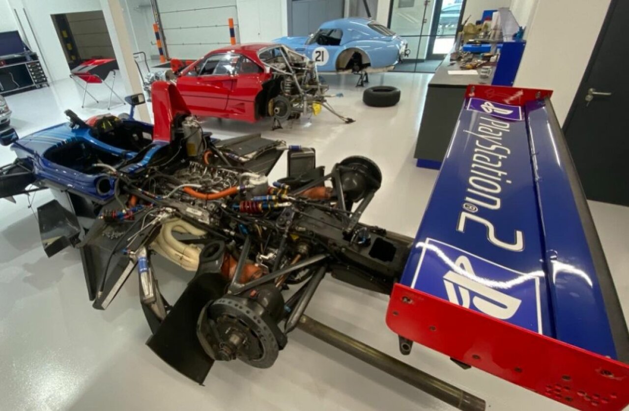 Car storage mezzanine floor - pursuit racing - workshop 2.