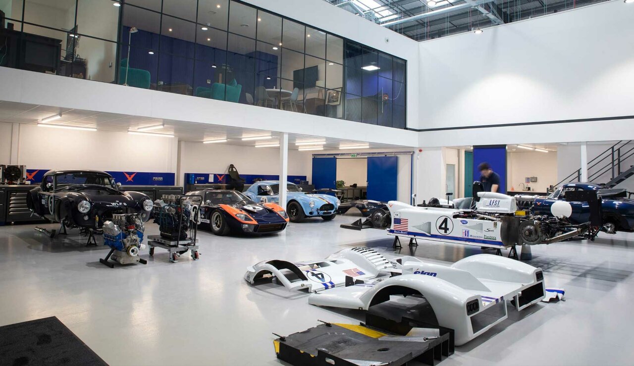 Car storage mezzanine floor - pursuit racing - showroom 1.