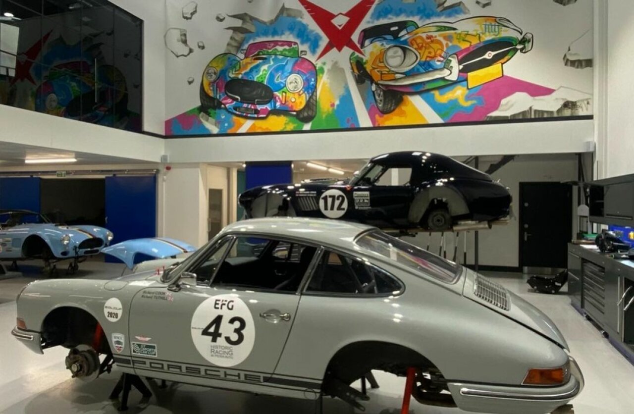 Car storage mezzanine floor - pursuit racing - showroom 2.