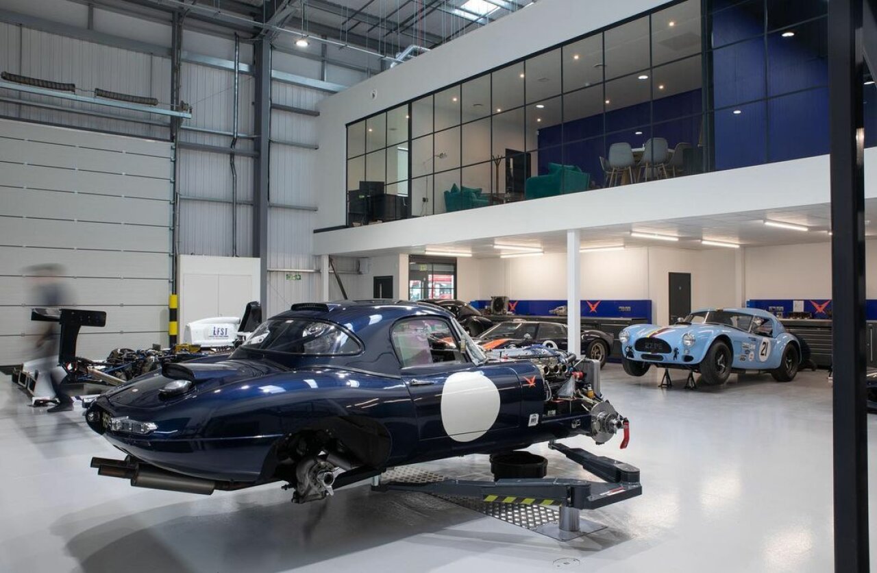 Car storage mezzanine floor - pursuit racing - showroom 3.
