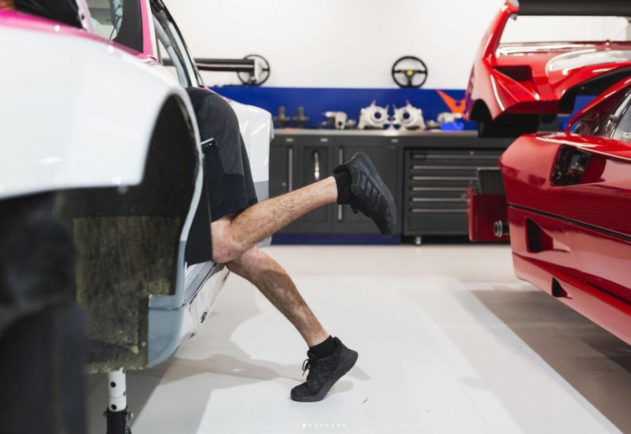 Car storage mezzanine floor - pursuit racing - workshop.